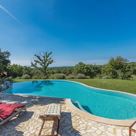 Zu Den Drei Eichen-barat Vila Barat (Rovinj)