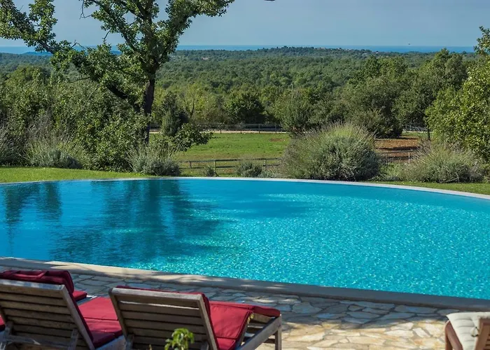 Zu Den Drei Eichen-barat Barat (Rovinj)