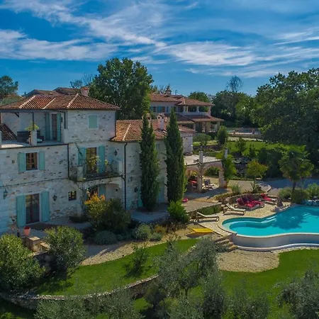 Zu Den Drei Eichen-barat Villa *