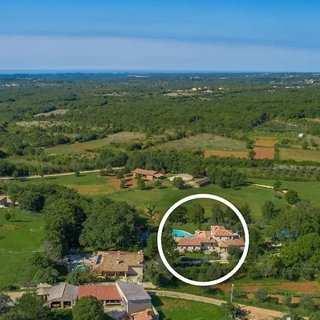 Zu Den Drei Eichen-barat Villa