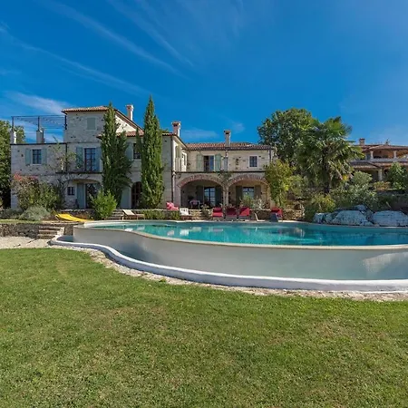 Zu Den Drei Eichen-barat Villa