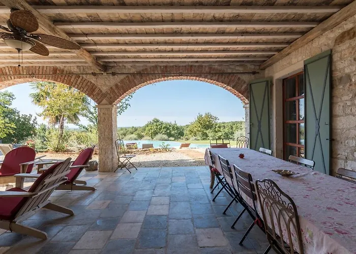 Zu Den Drei Eichen-barat Barat (Rovinj)