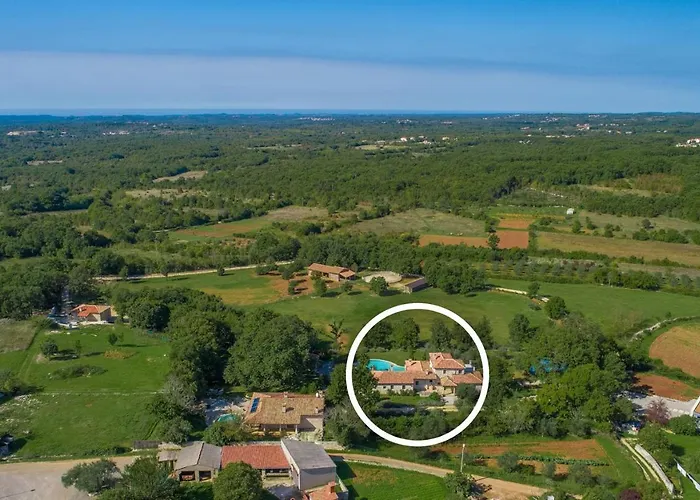 Zu Den Drei Eichen-barat Vila