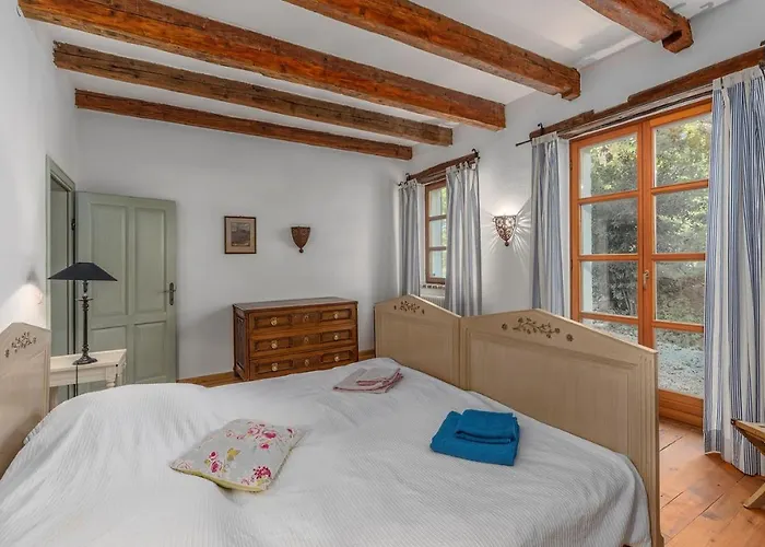 Zu Den Drei Eichen-barat Vila